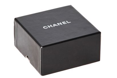 CHANEL Ceinture chaine et perles, collection Croisière 2008,

signed, with rhinestone-edged...