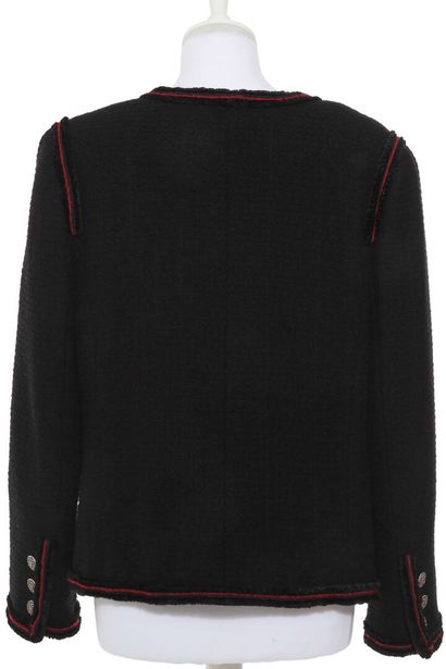 CHANEL Veste en tweed noir, Métiers d'art, Pre-Fall 2009,

 labelled, size 46, edged...