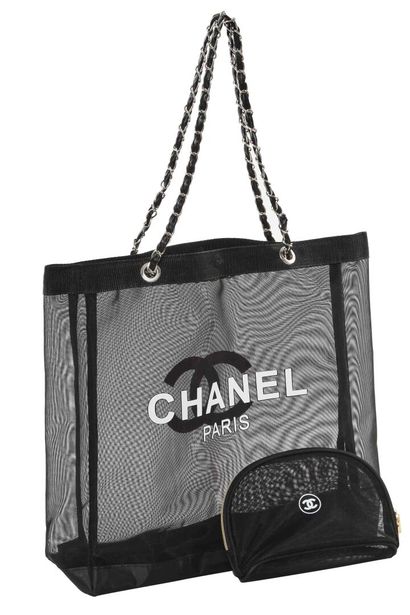 CHANEL Sac cabas en filet noir, cadeau client, moderne, 

signed, 35cm, 14in long;...