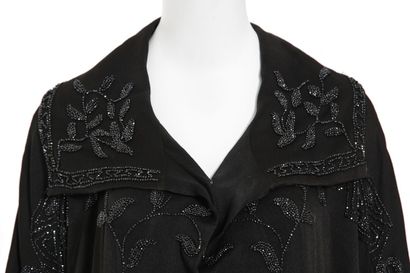 null Manteau du soir en crêpe noir perlé, années 1920



embellished with cut-beads...
