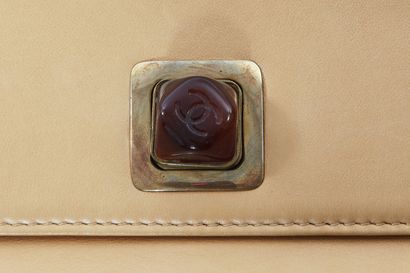 CHANEL Natural lambskin leather clutch, probably Spring-Summer 1999

 signed, lacking...