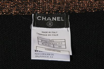 CHANEL Fall-Winter 2004-05 cashmere blend twin-set

labeled, size 44, woven with...