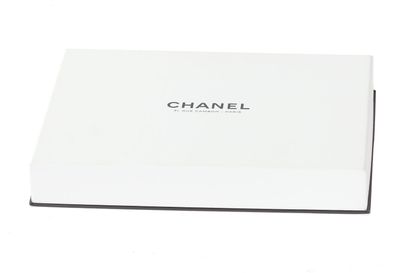 CHANEL Collier-ceinture en métal brossé, moderne

signed, with 'PARIS' and double...