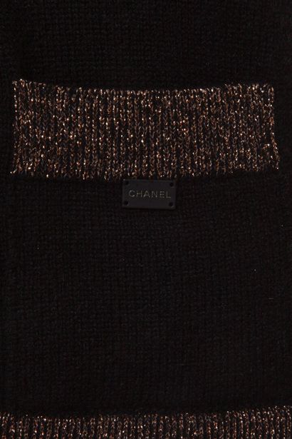 CHANEL Fall-Winter 2004-05 cashmere blend twin-set

labeled, size 44, woven with...