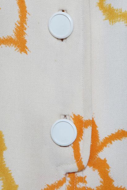 UNGARO Robe en laine et soie à motif floral,1968,

Parallèle labelled, in shades...