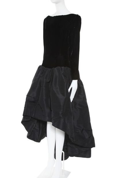 YVES SAINT LAURENT RIVE GAUCHE Evening dress, Fall Winter 1988-89

labeled, and size...