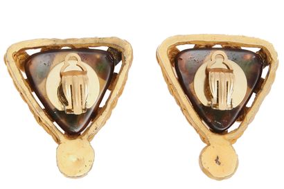 CHANEL Pair of earrings, 1984,



signed, with glass stones, 4.5cm, 1.7in across...