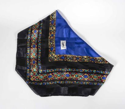 YVES SAINT LAURENT Grand foulard en soie bleu et noir

Bon état 