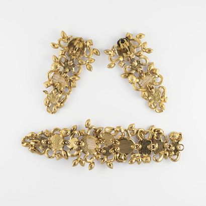 YVES SAINT LAURENT Demi-parure comprenant un bracelet et une paire de pendants d'oreilles...
