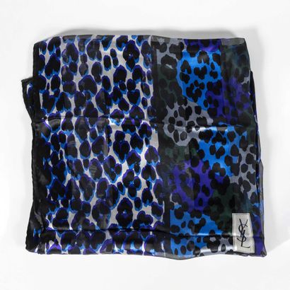 YVES SAINT LAURENT Large blue purple silk scarf with panther pattern

Good condi...