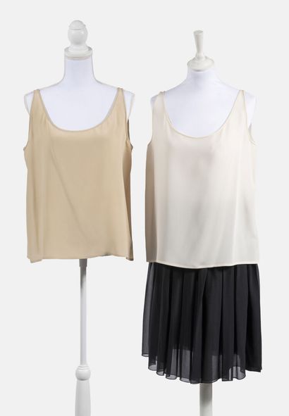 VALENTINO - A beige silk top (Italian size 14)
- A cream silk top (Italian size 12)
-...