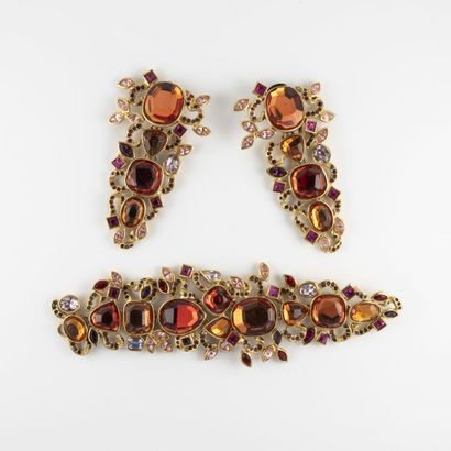 YVES SAINT LAURENT Demi-parure comprenant un bracelet et une paire de pendants d'oreilles...