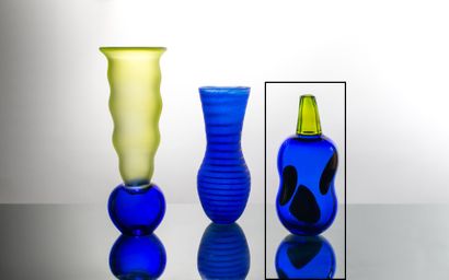 Gunnel SAHLIN (née en 1954) pour KOSTA BODA Vase, Fruit series
Circa 1990
Blue and...