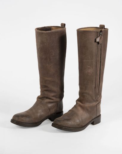 HERMES Paire de bottes hautes en cuir effet vieilli marron, taille 40

État d'usage...