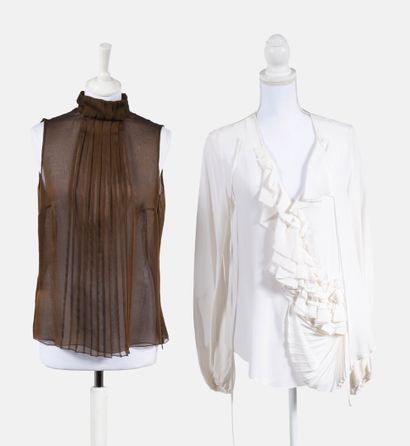 GIVENCHY Cream silk blouse with ruffles
Size 38

Attached AKRIS, a sleeveless top...