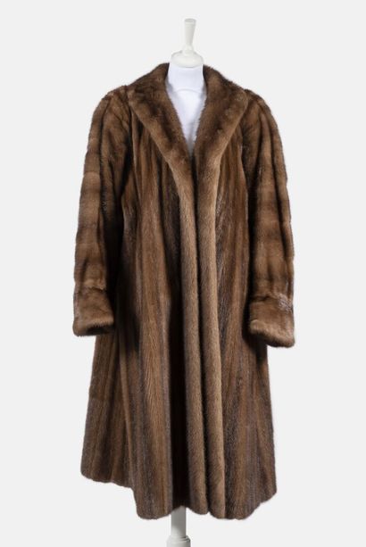 REBECCA Long mink coat 
Size 40 presumed

Good condition