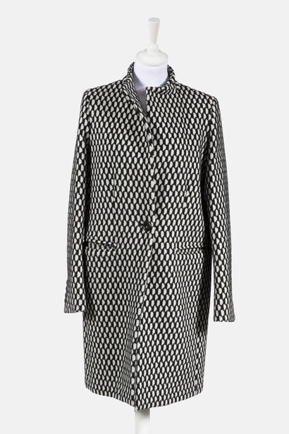 MAX MARA Manteau en laine et alpaga à motif géométriques noirs et blancs
Taille 40...