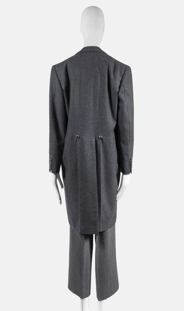 VESTIAIRE MASCULIN Jaquette homme en drap de laine gris comprenant une veste, un...