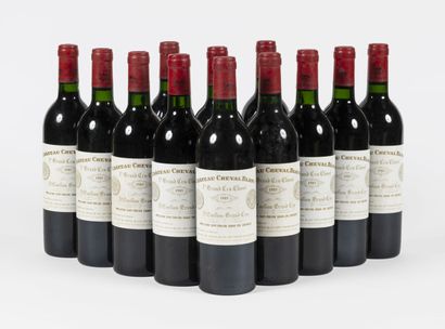 12 bouteilles Château Cheval Blanc 1985 
