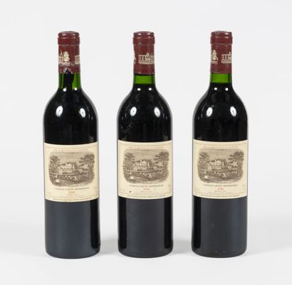 3 bouteilles Château Lafite Rothschild 1986 3 bottles Château Lafite Rothschild 1986
Pauillac,...