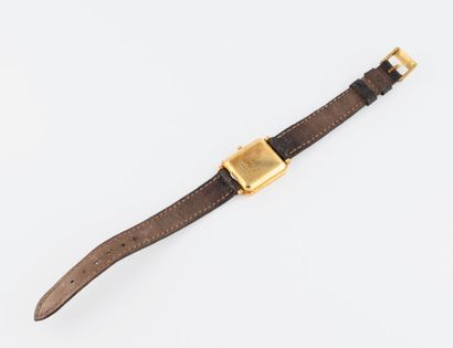 CHOPARD Montre bracelet de dame en or, par Chopard

La cadran de forme rectangulaire...