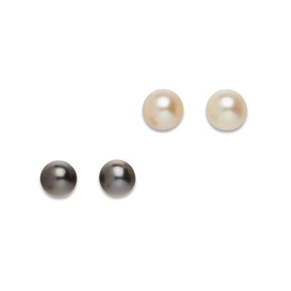 null Deux paires de boucles d'oreilles perles de culture

En or 18K (750) ornées...