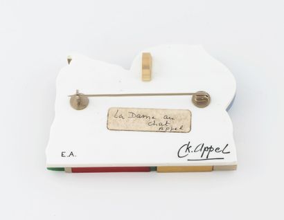 KAREL APPEL (1921-2006) Broche-pendentif "la dame au chat" en acrylique, résine et...