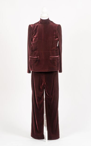 JEAN PAUL GAULTIER Burgundy velvet evening pants suit
Presumed size 34
Good overall...