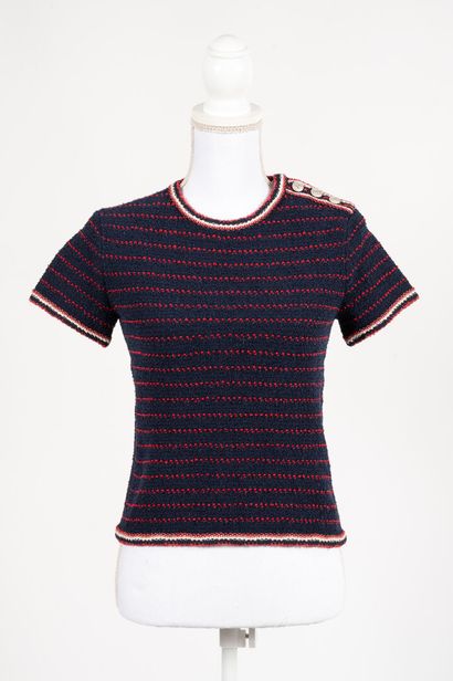 CHANEL Short-sleeved cotton, silk and polyamide knit sweater in navy and red stripes
Collar...