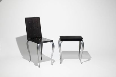 Philippe STARCK (né en 1949) Paire de chaises pliantes formant tabouret, modèle "Lola...