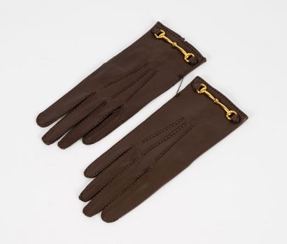 CELINE Pair of brown leather gloves, 
size 7.5
mint condition