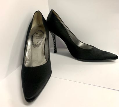 RENE COAVILLA Pair of pumps with rhinestone heels, black satin
Size 38 1/2

Used...