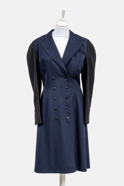 LOLITA LEMPICKA Long jacket in navy and black wool
Size 40
Used condition, stains...