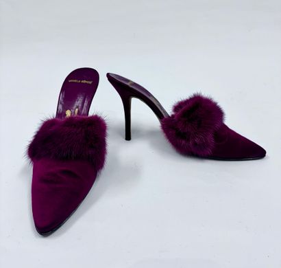 MASSARO Pair of burgundy satin and dyed mink mules 
Presumed size 39, 
good cond...
