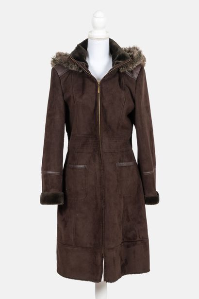 BALMAIN Chocolate-tanned leather coat
Size 40

Very good used condition, label partly...
