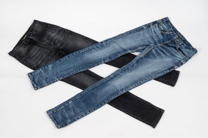 SAINT LAURENT Set of two jeans, one raw and one black
Size 26 

Used condition, slightly...