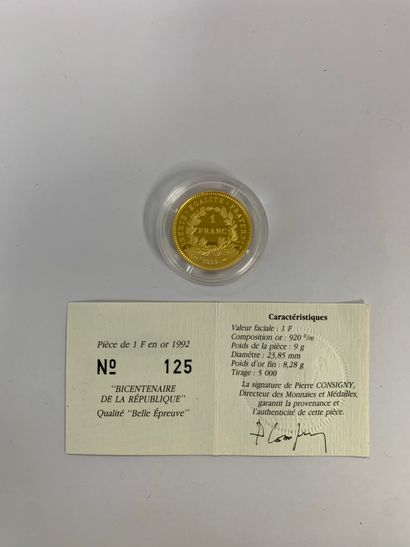 FRANCE Une pièce commémorative de 1 franc en or jaune (920), Bicentenaire de la République,...