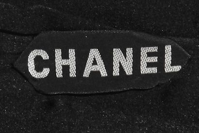 CHANEL HAUTE COUTURE Robe en dentelle Chantilly noire, Automne-Hiver 1991-1992

A...