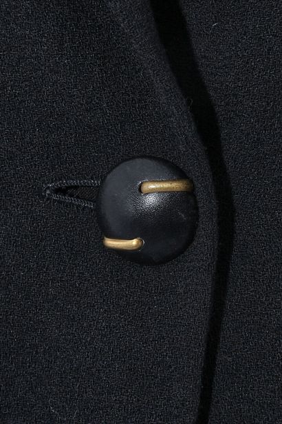 CHANEL HAUTE COUTURE Robe en jersey de soie noire et manteau en crêpe de laine, Printemps-Eté...