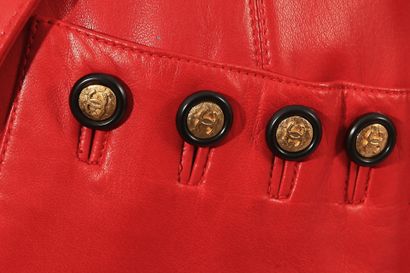 CHANEL HAUTE COUTURE Veste en cuir rouge, Printemps-Eté 1994

A red leather jacket,...