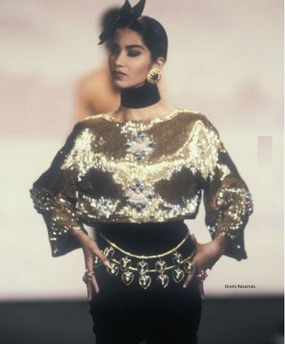 CHANEL HAUTE COUTURE Corsage orné de perles dorées, Automne-Hiver 1990-1991

A gold...