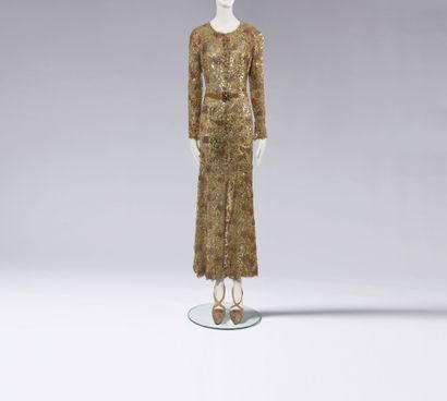 CHANEL HAUTE COUTURE Large evening gown in embroidered gold lace by Lesage, Spring-Summer...