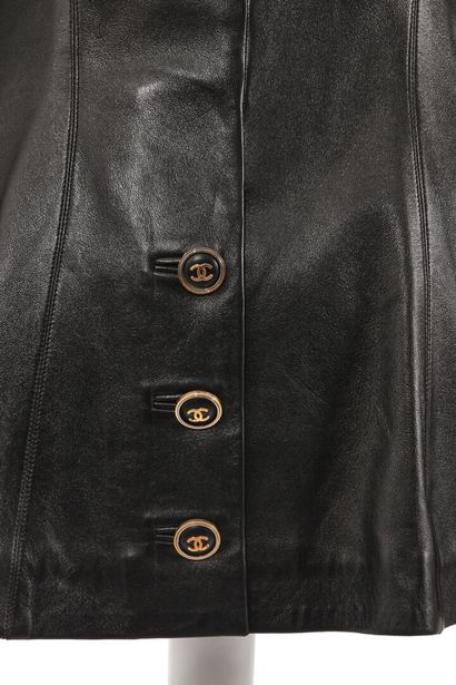 CHANEL HAUTE COUTUTRE Veste en cuir noir, Automne-Hiver 1992-1993

A black leather...