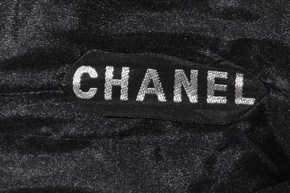 CHANEL HAUTE COUTURE Robe de cocktail en velours noir, Automne-Hiver 1992-1993

A...