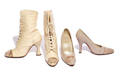 CHANEL HAUTE COUTURE Paire de chaussures à talons Chanel par Massaro en soie gris...
