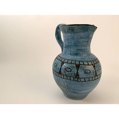 ALAIN MAUNIER (XX Siècle) ALAIN MAUNIER (XX Century)

Earthenware baluster pitcher,...