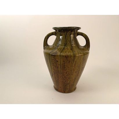 HB - QUIMPER HB - QUIMPER 

Earthenware baluster vase, shoulder provided with two...