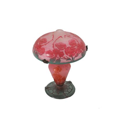 LE VERRE FRANÇAIS THE FRENCH GLASS 

Table lamp "Roses sauvages" in pink and green...
