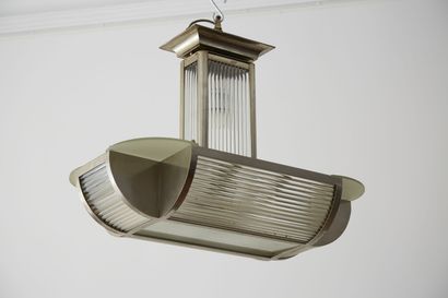 ART DECO ART DECO

A modernist ceiling lamp, nickel-plated brass structure, animated...