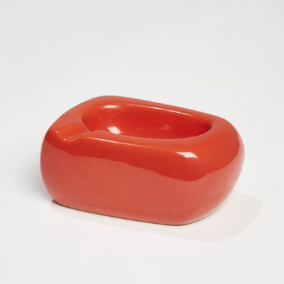 Georges JOUVE (1910-1964) GEORGES JOUVE (1910-1964)

Ashtray of free form in earthenware,...
